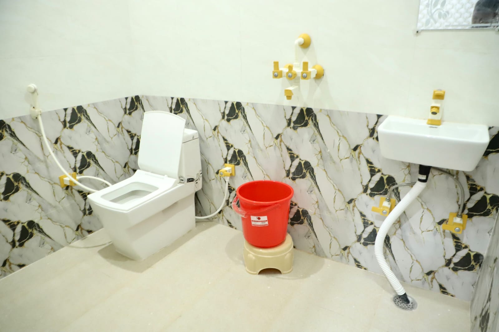 Family Room - Image 4
