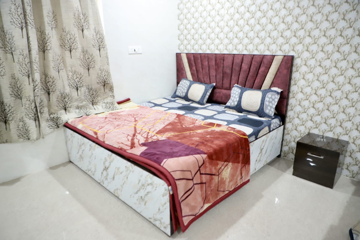 Family Room - Image 5